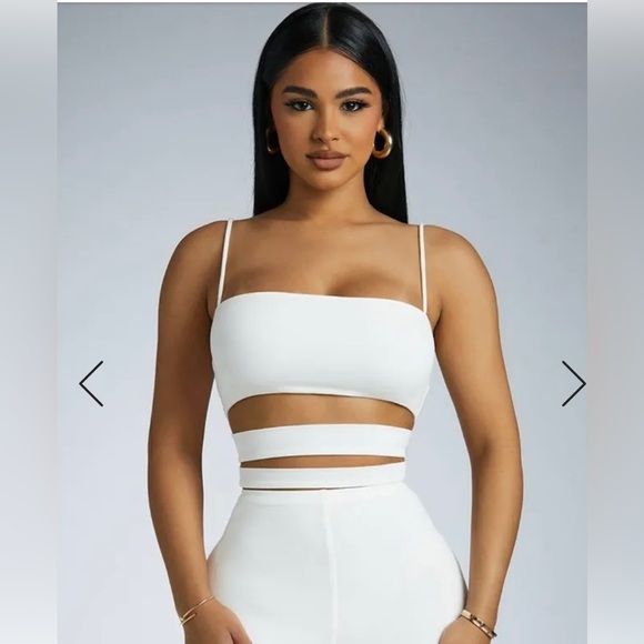 naked wardrobe Tops - Crop cut out top